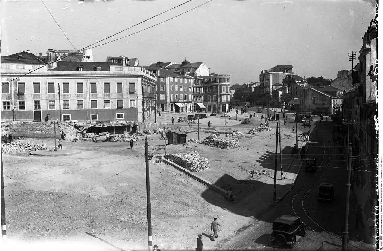 Praça do Brasil, poente, actual largo do Rato, 19
