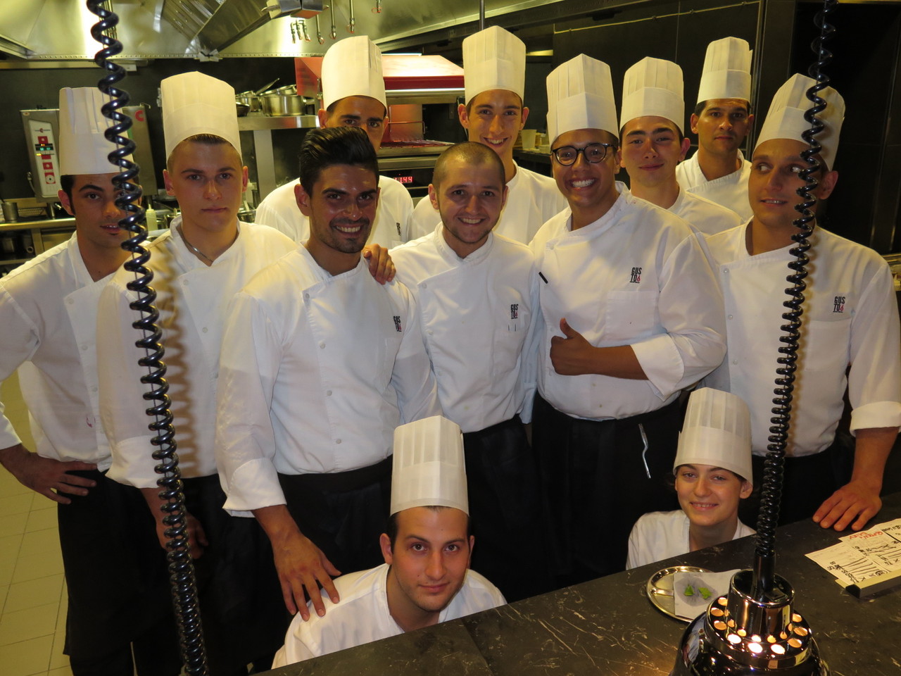 Daniele Pirillo e a equipa de cozinha do GUSTO