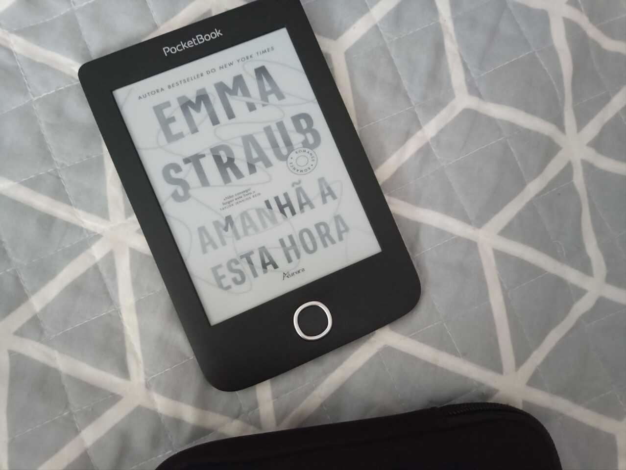 Livro Amanhã a Esta Hora, Emma Straub