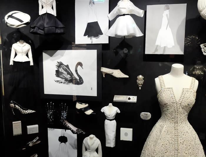 Christian-Dior-Couturier-Reve-Exhibition-Paris-Fas