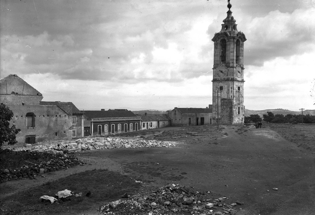 Torre da Ajuda, sd, foto de Paulo Guedes, in a.f. 