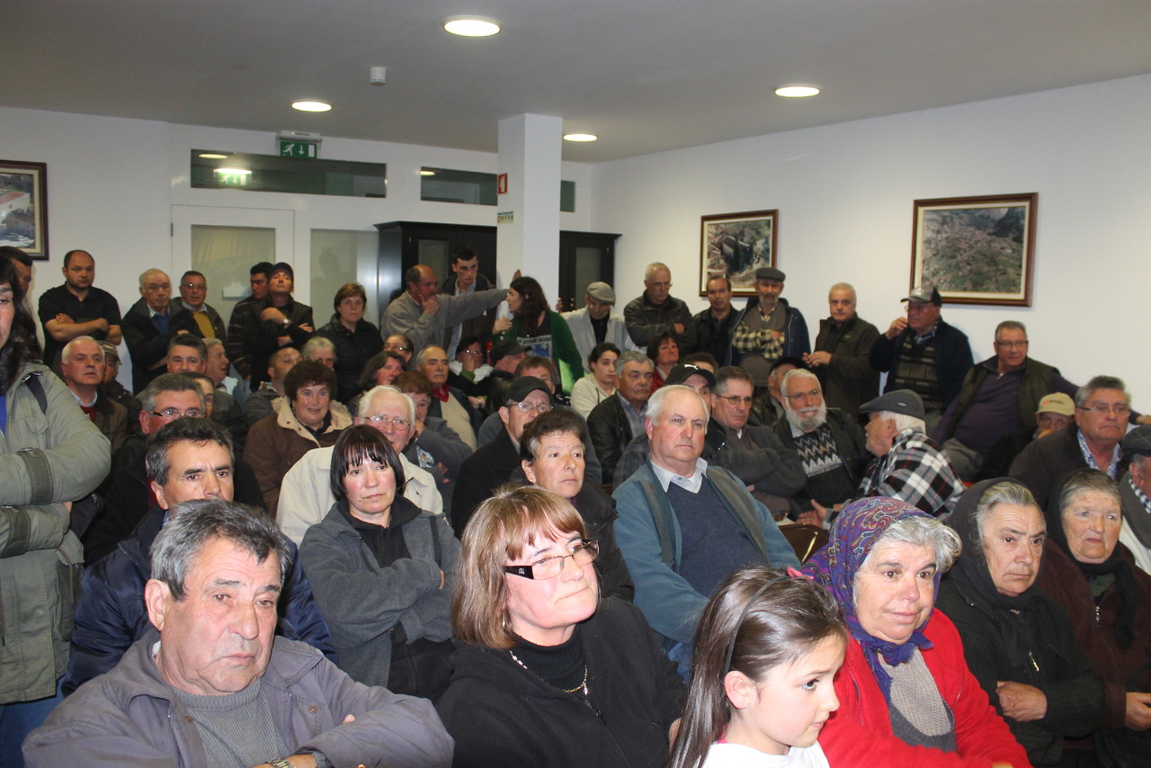 Compartes sobrelotaram Centro Social e Paroquial.J