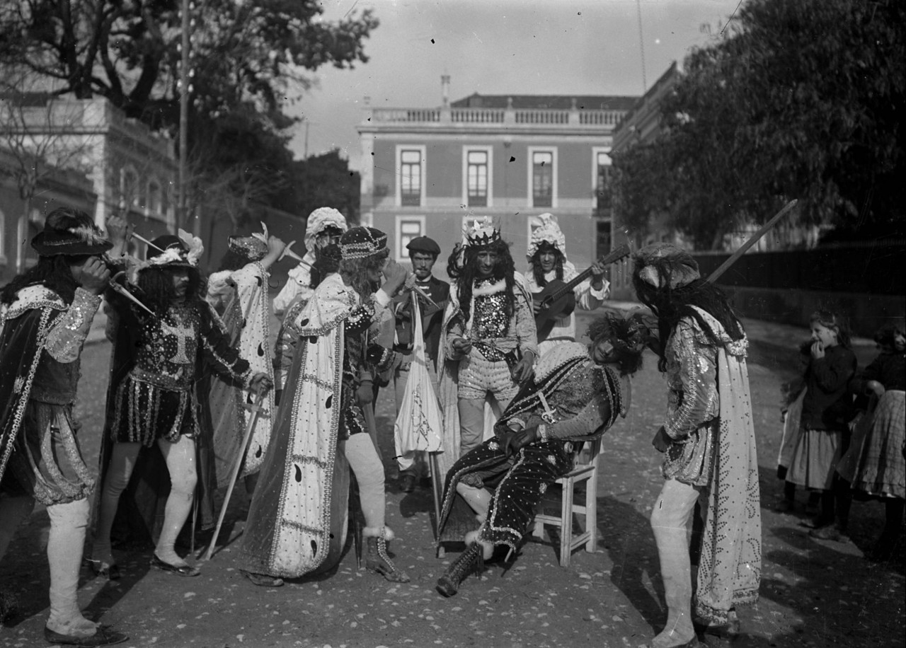 Uma cegada, em 1911. Ou seja, um grupo de figuras 