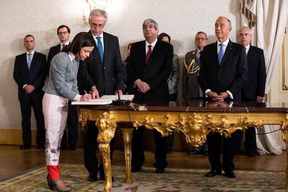 ministra calças.jpg