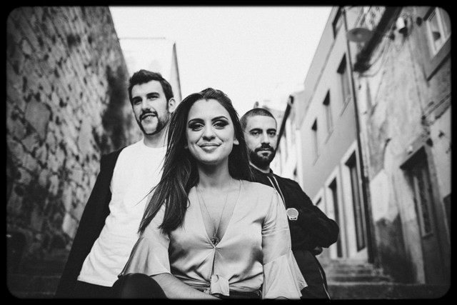 karmafly foto promo.jpg