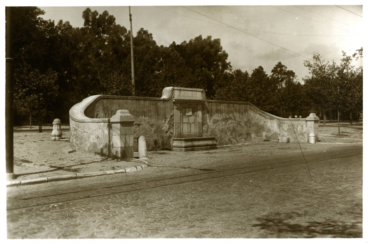 Chafariz do Campo Grande, 1941 1.jpg Chafariz do Campo Grande, 1941 1.jpg