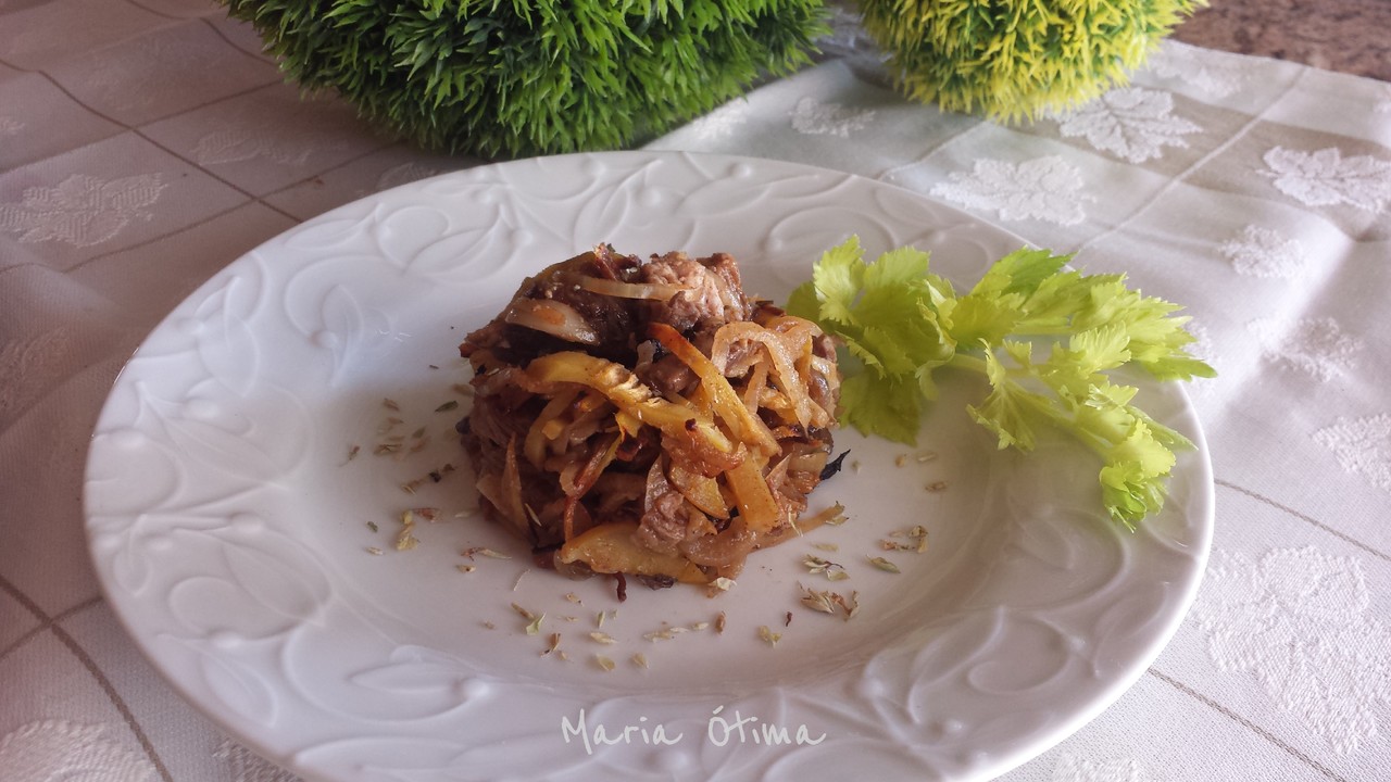 Redon de carne assada com batata palha2.jpg