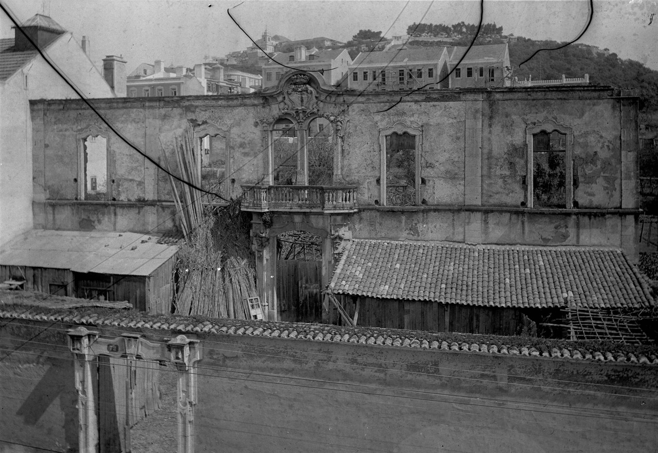 Ruínas do palácio dos Condes de São Miguel, Arroios, c. 1900 (A.F.C.M.L., A1690)