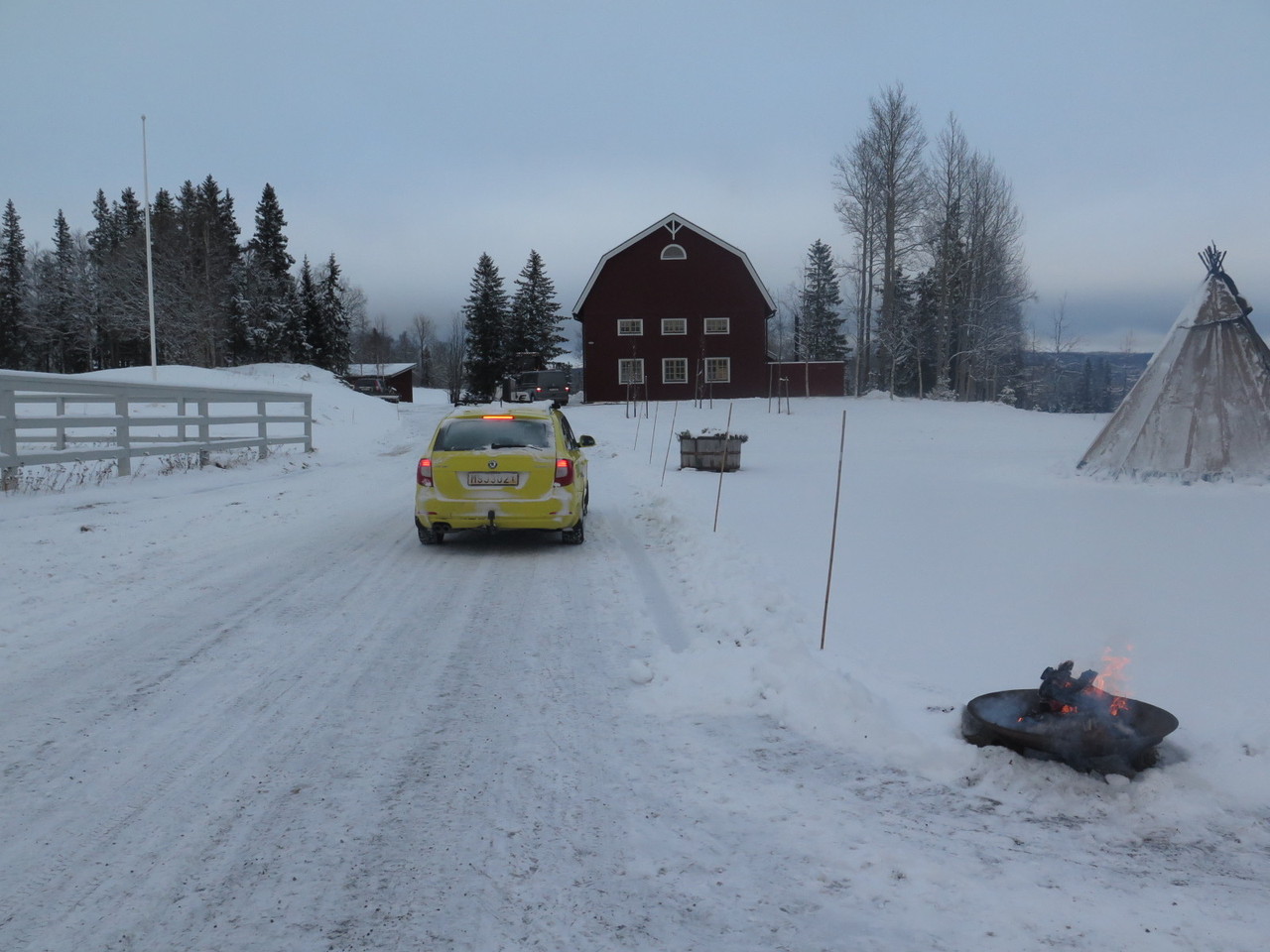 Entretanto, o táxi prosseguiu viagem… ou seja, foi até lá ao fundo fazer inversão de marcha para regressar a Åre