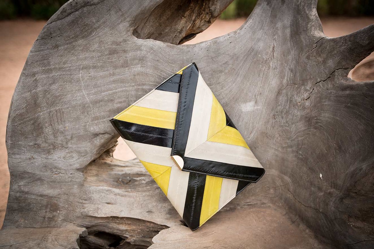 hoss intropia mala primavera verao 2015.jpg hoss intropia mala primavera verao 2015.jpg