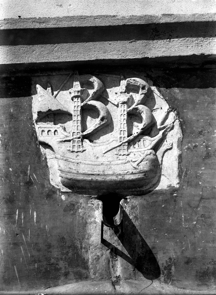 Chafariz da Fonte Santa, caravela de pedra, 1951, 