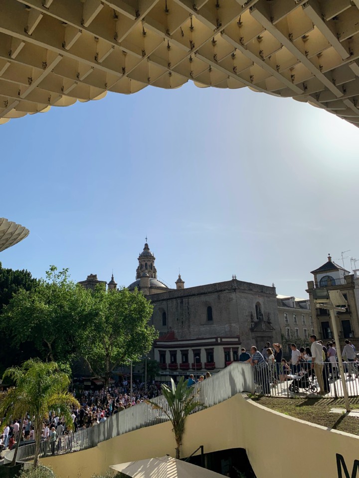 Vista debaixo das Setas de Sevilha.jpeg