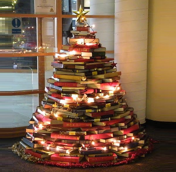 Book-Christmas-Tree.jpg