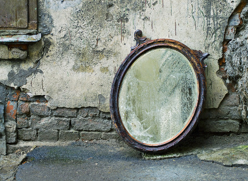 Olhei-me ao espelho.jpeg