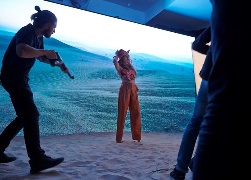 immy-waterhouse-emporio-armani-primavera-verao-201