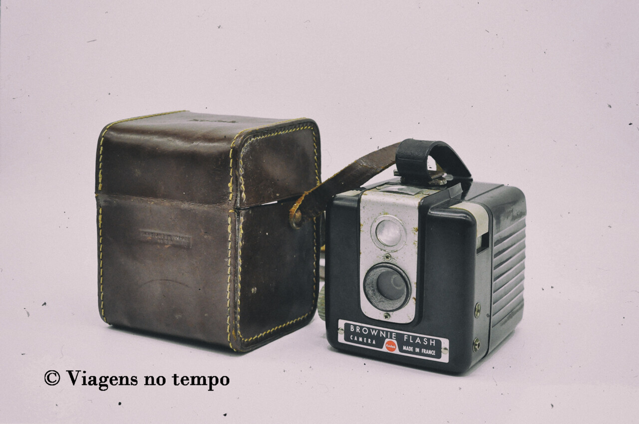 0446_DSC0029ab - Kodak Brownie Flash (1955) - Viag