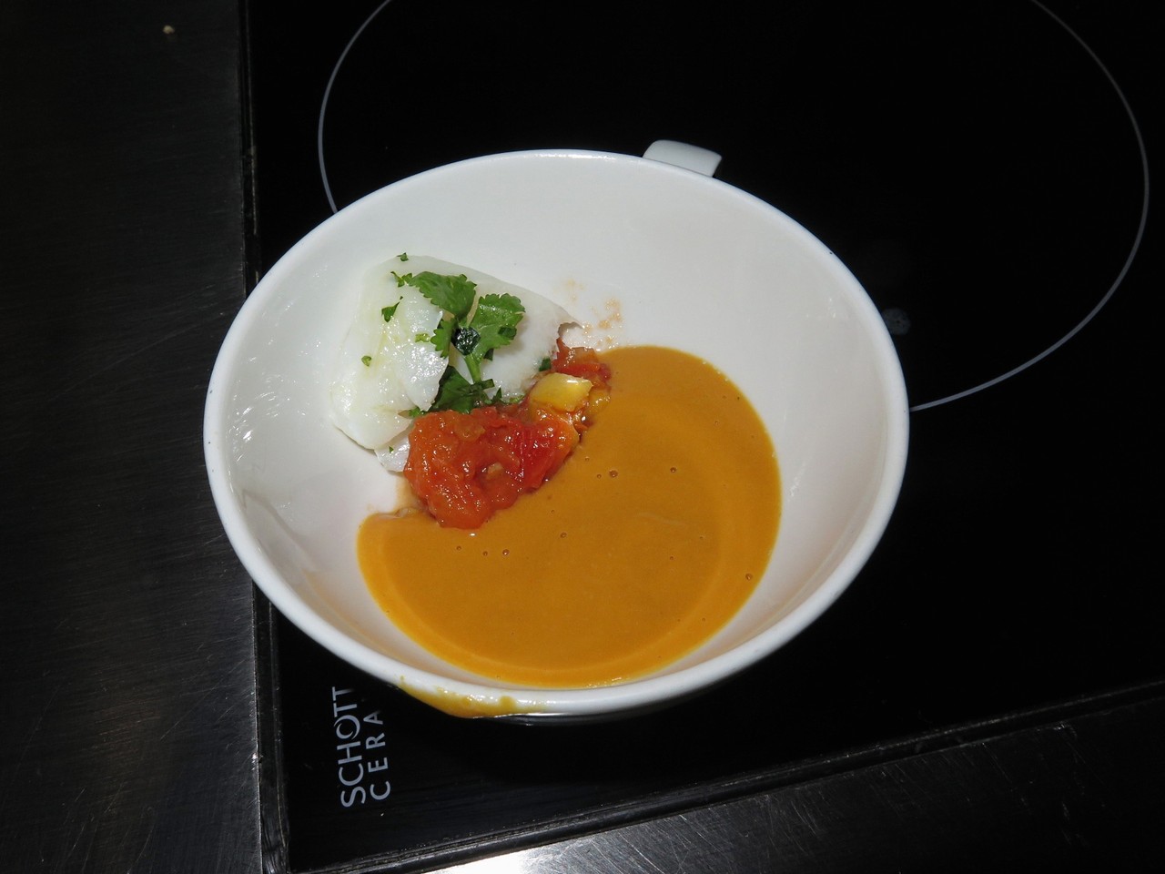 Pumpkin soup / Foie gras with green curry, tomato jam, diced mango, cod petals