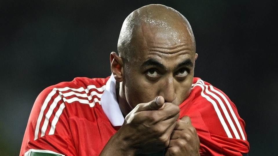 2011-12-01-benfica_luisao_lusa.jpg 2011-12-01-benfica_luisao_lusa.jpg