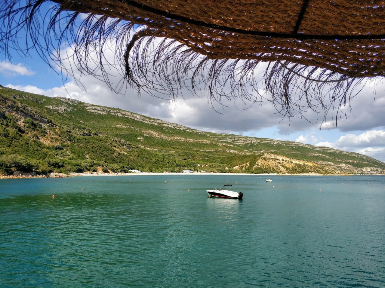 Praia na Serra da Arrábida.jpg