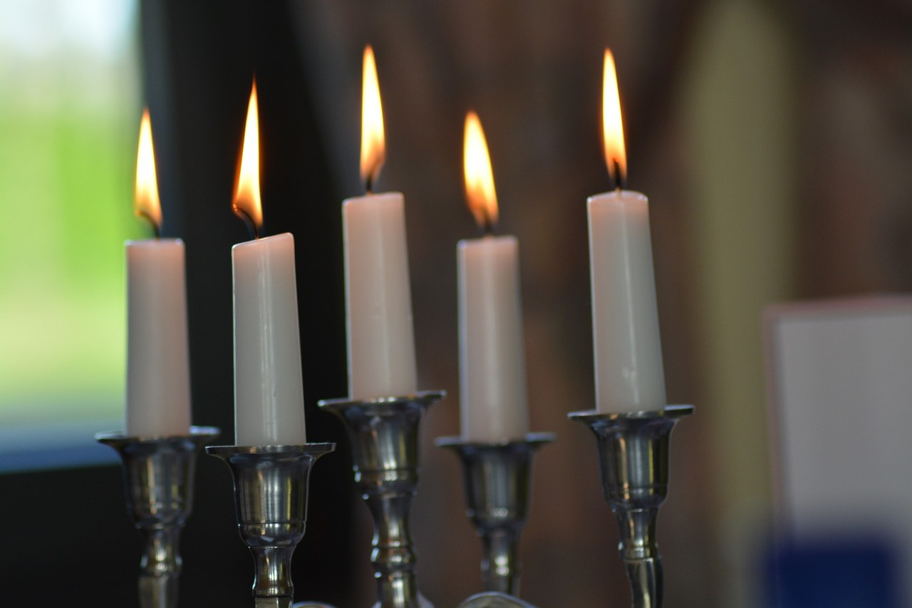 candles-764779_1920.jpg