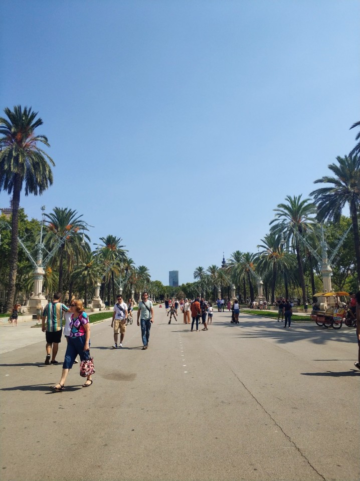 Passeig de Sant Joan, perto do Arc de Triomf.jpg