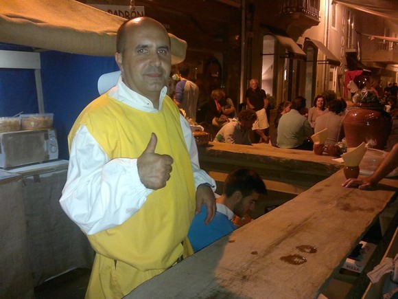 1174492_585446538185086_1664655103_n