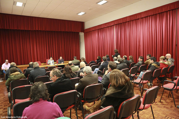 reunião debate projeto de regulamento