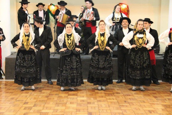 399207_251944034920052_1187051154_n