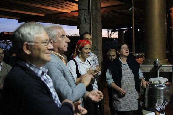 1381430_462260800555545_1082391236_n