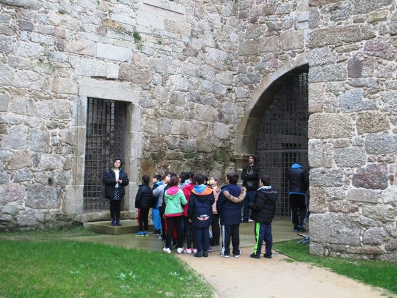 alunos_visitam_paço_giela (2)