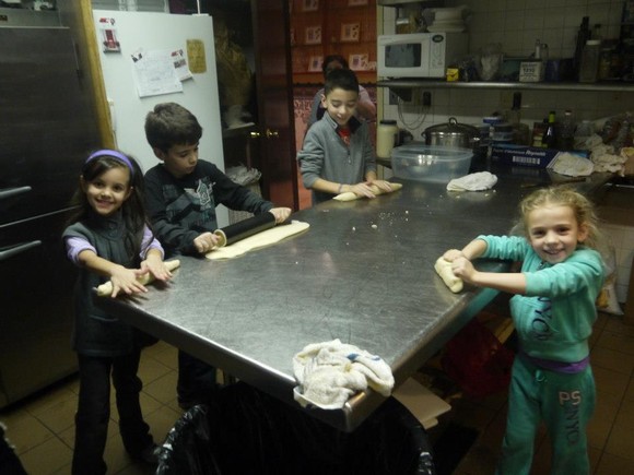 483913_533396070011653_427981807_n