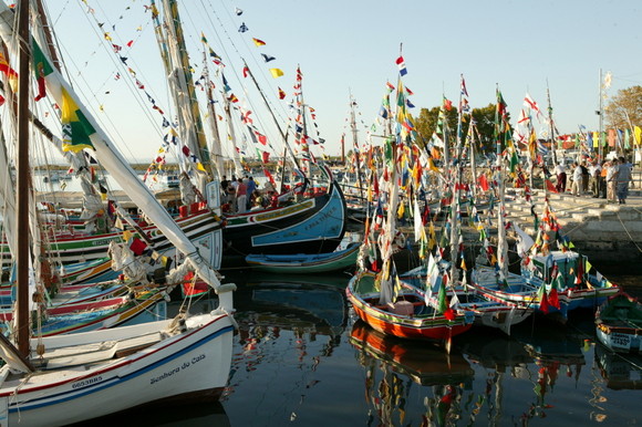 Apres. Festras Barcos engalanados
