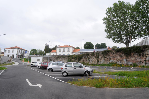 Novo Parque de estacionamento vai ser de utilizaç