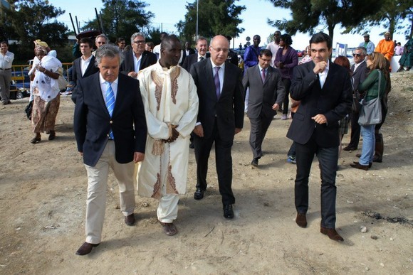 229987_437623596302496_1006765476_n