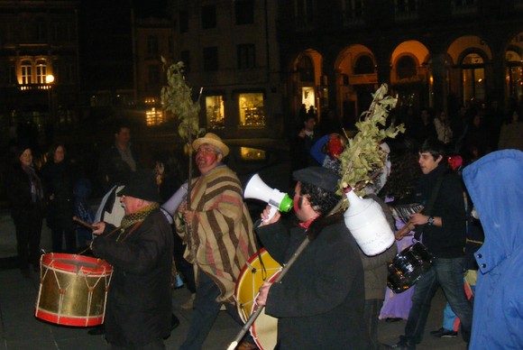 Foliões da Corrida do Entrudo