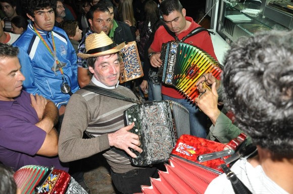 553669_458396947514958_70200169_n