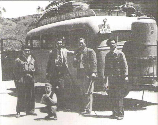 Autocarro a gasogénio