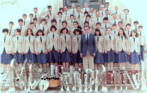 549977_562241360452873_871412965_n