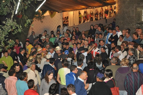 561556_458395060848480_1938942631_n