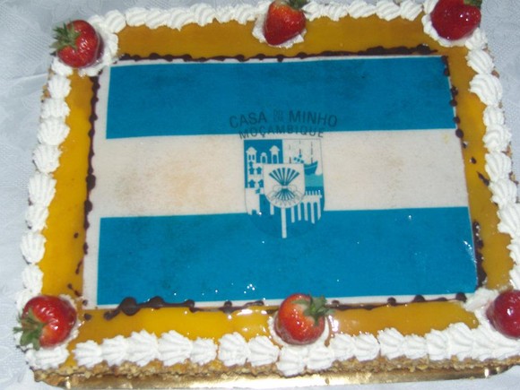 529714_256627101103253_100002678961359_467288_9410