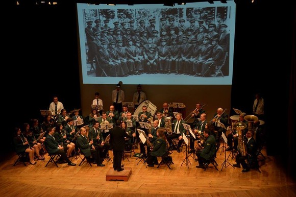 10850172_399225576908844_7240871692834497865_n