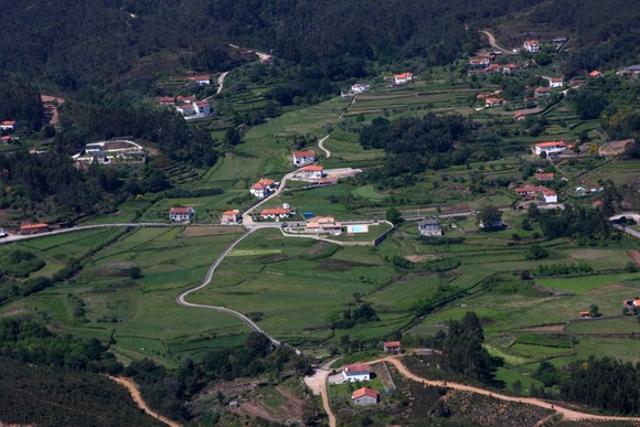 384760_214253318645770_100001833097992_539870_1179