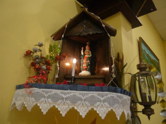 421012_533396700011590_452313164_n