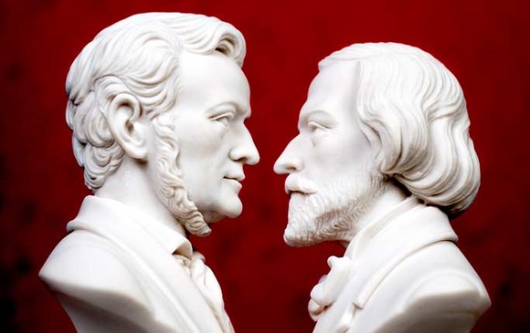 528960_231284863679119_606017201_n