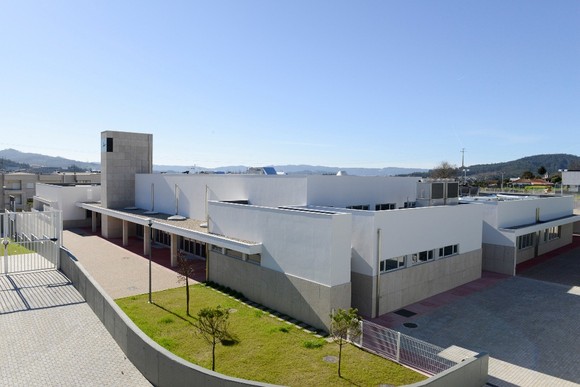 Guimaraes_Centro_Escolar_Ronfe