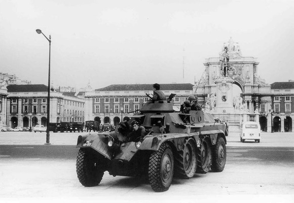 1010464_573389599412352_694534517_n