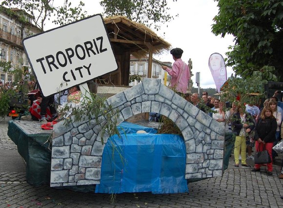 U. Tropiz lapela 01 (Large)