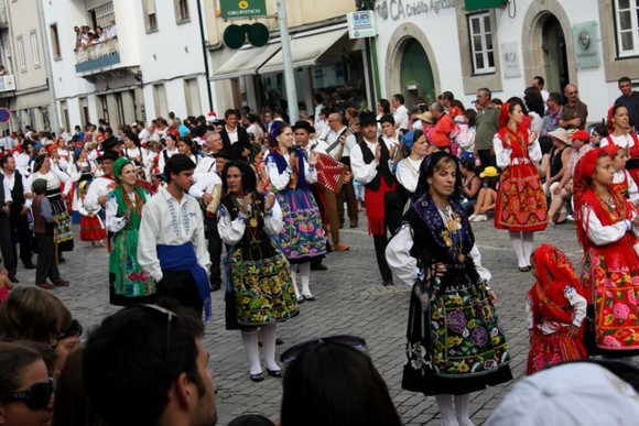 575026_273541456085127_1512000227_n