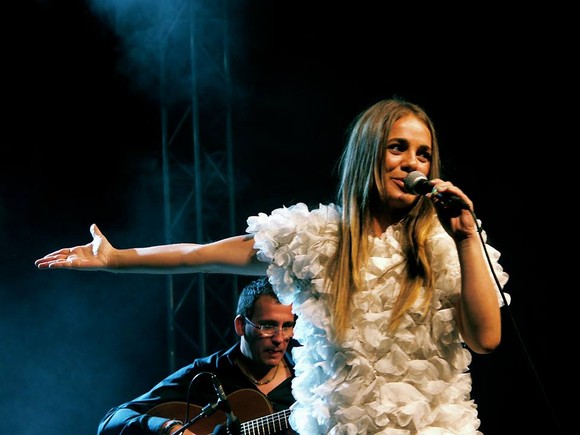 944739_10151791078262518_664523648_n