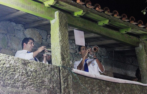 1098530_10202131548356748_966180007_n